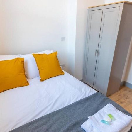 Pillo Rooms Serviced Apartments - Salford マンチェスター エクステリア 写真
