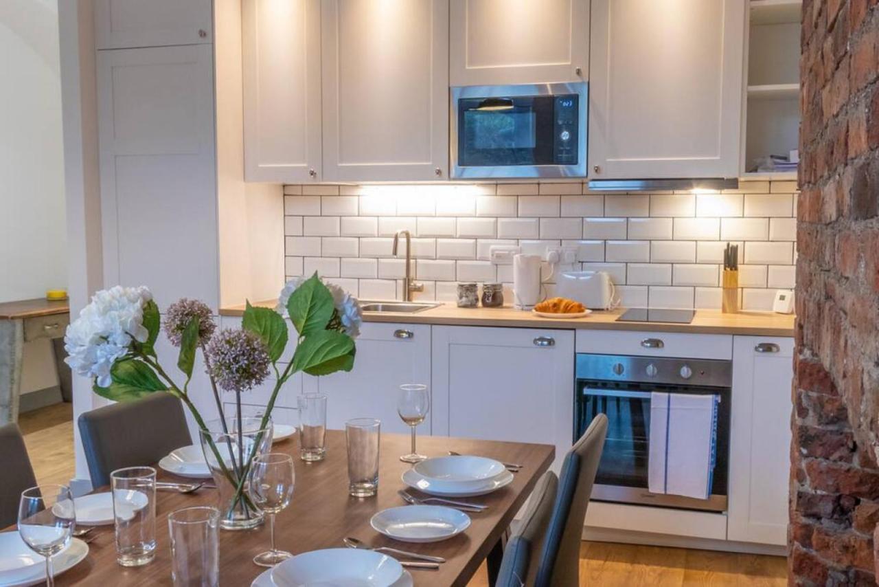 Pillo Rooms Serviced Apartments - Salford マンチェスター エクステリア 写真