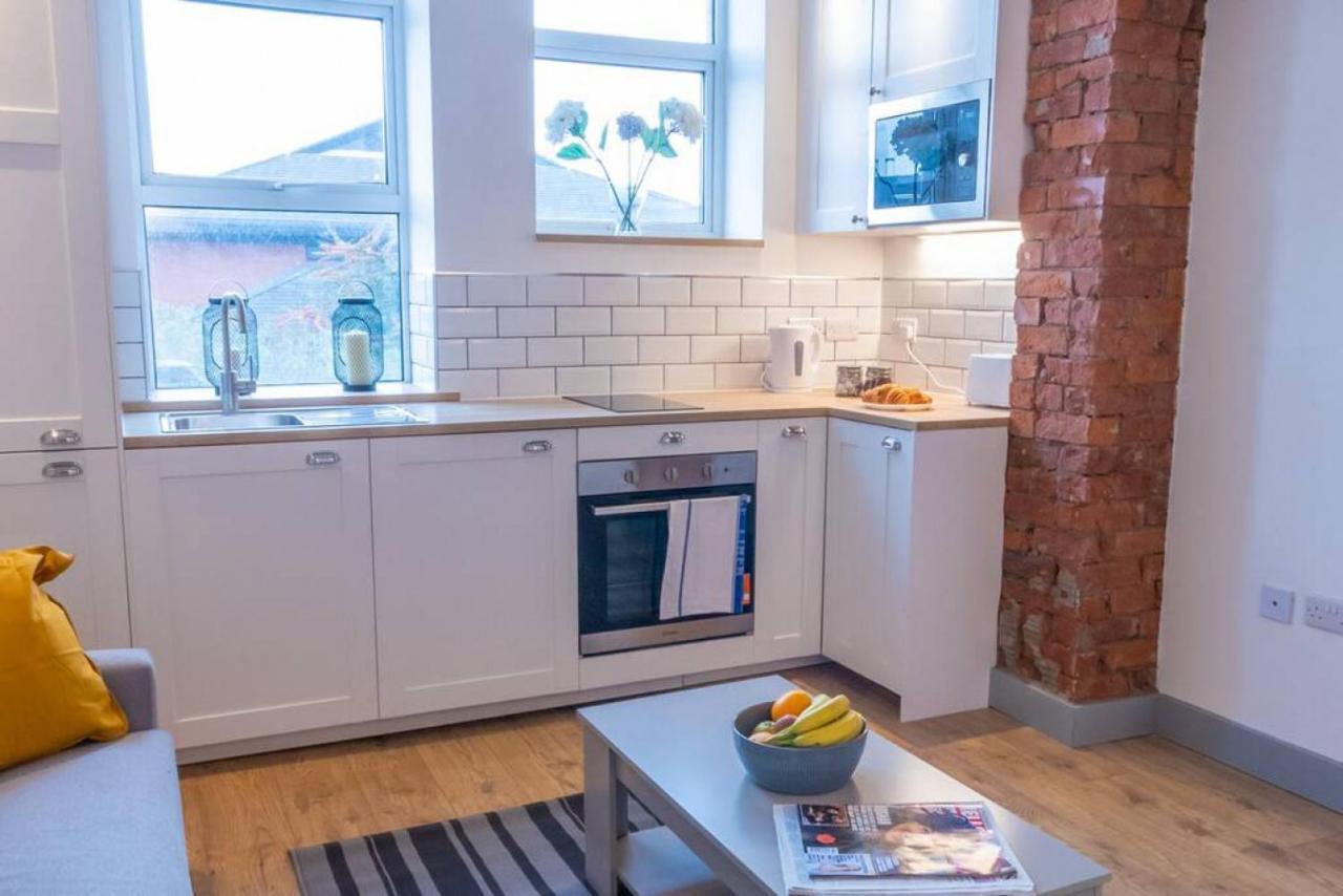 Pillo Rooms Serviced Apartments - Salford マンチェスター エクステリア 写真