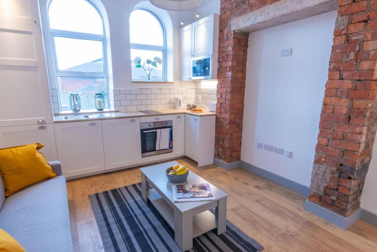 Pillo Rooms Serviced Apartments - Salford マンチェスター エクステリア 写真