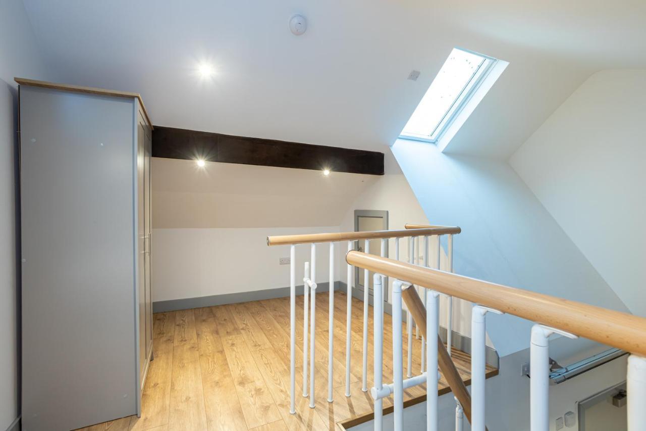 Pillo Rooms Serviced Apartments - Salford マンチェスター エクステリア 写真