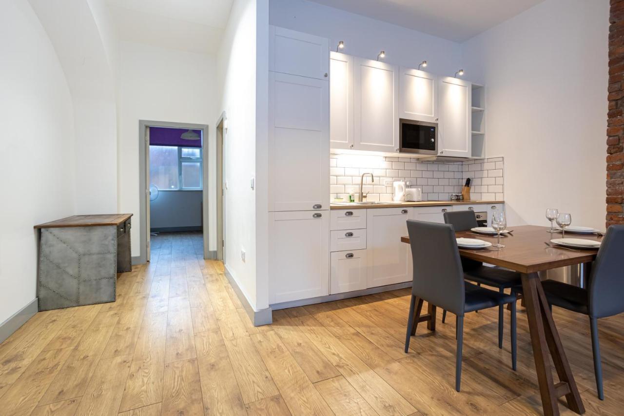 Pillo Rooms Serviced Apartments - Salford マンチェスター エクステリア 写真