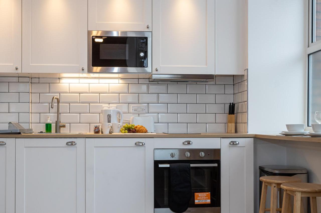Pillo Rooms Serviced Apartments - Salford マンチェスター エクステリア 写真
