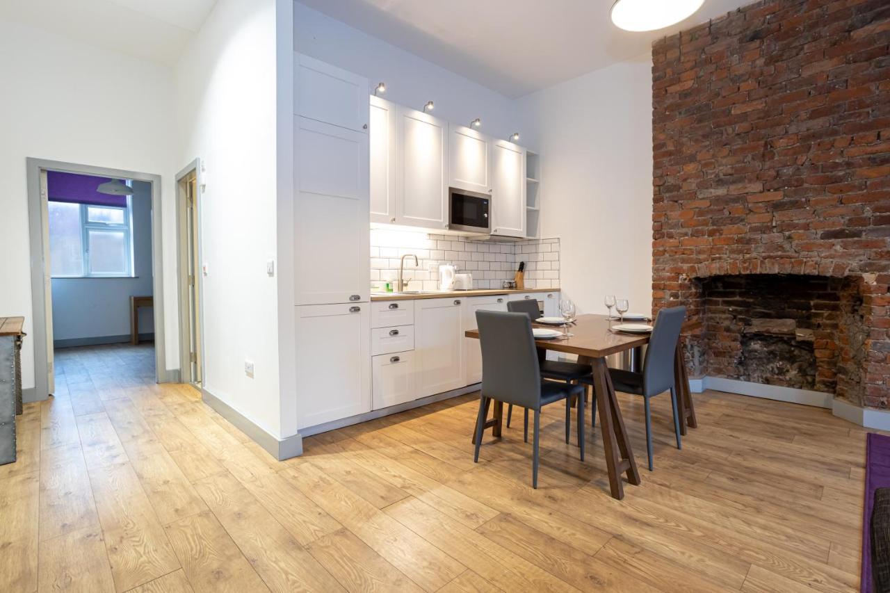 Pillo Rooms Serviced Apartments - Salford マンチェスター エクステリア 写真