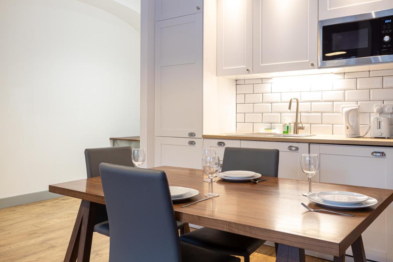 Pillo Rooms Serviced Apartments - Salford マンチェスター エクステリア 写真