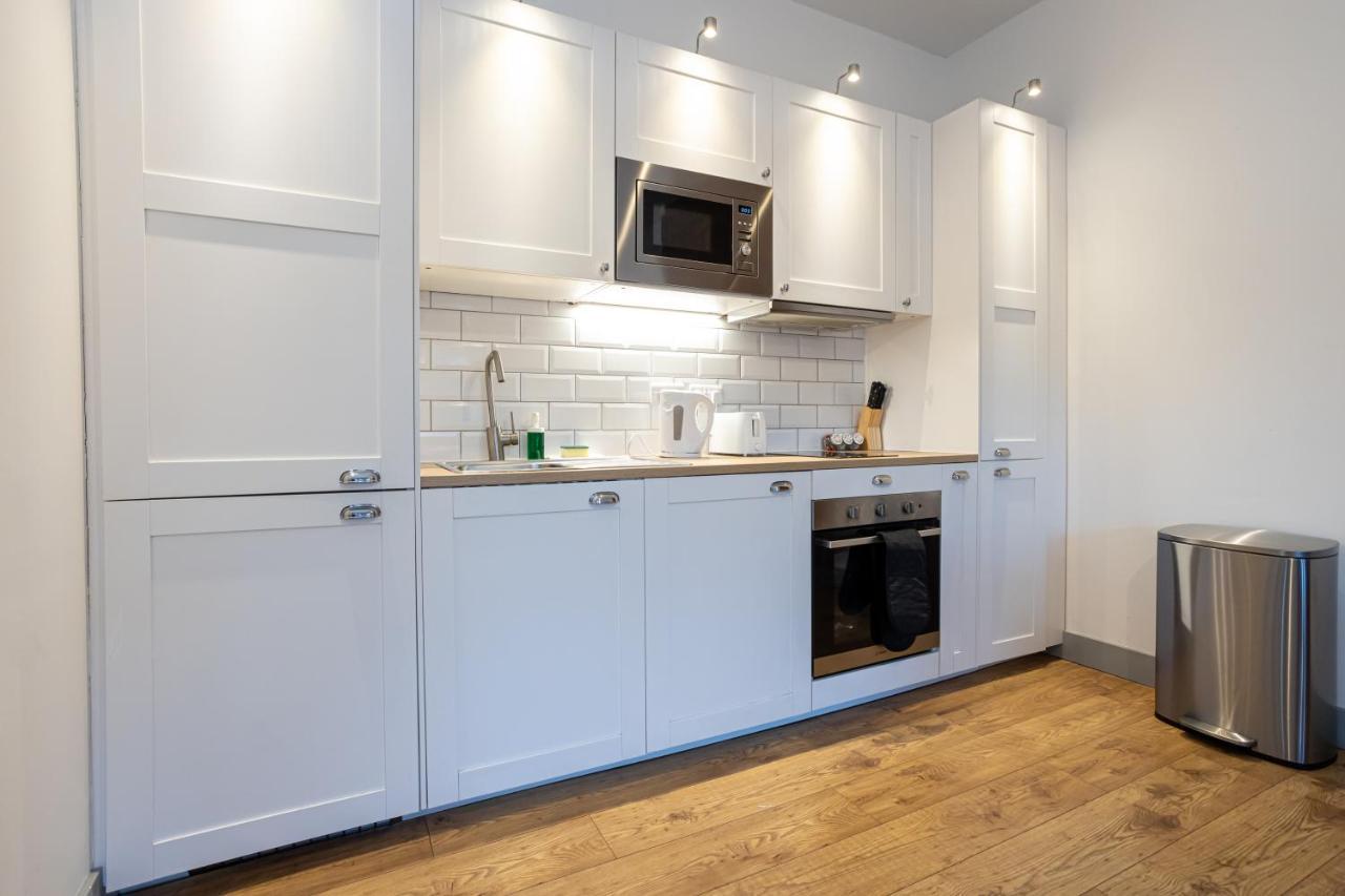 Pillo Rooms Serviced Apartments - Salford マンチェスター エクステリア 写真