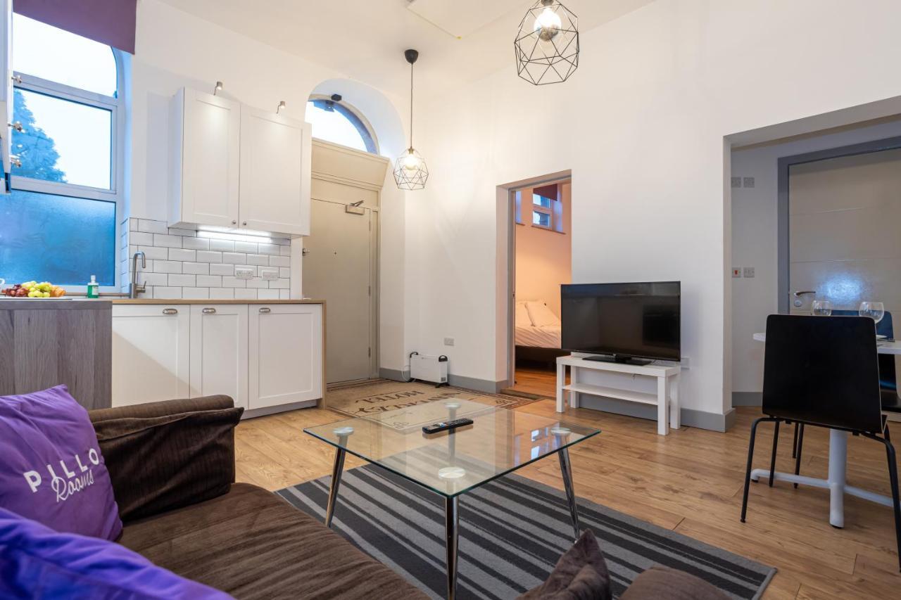Pillo Rooms Serviced Apartments - Salford マンチェスター エクステリア 写真