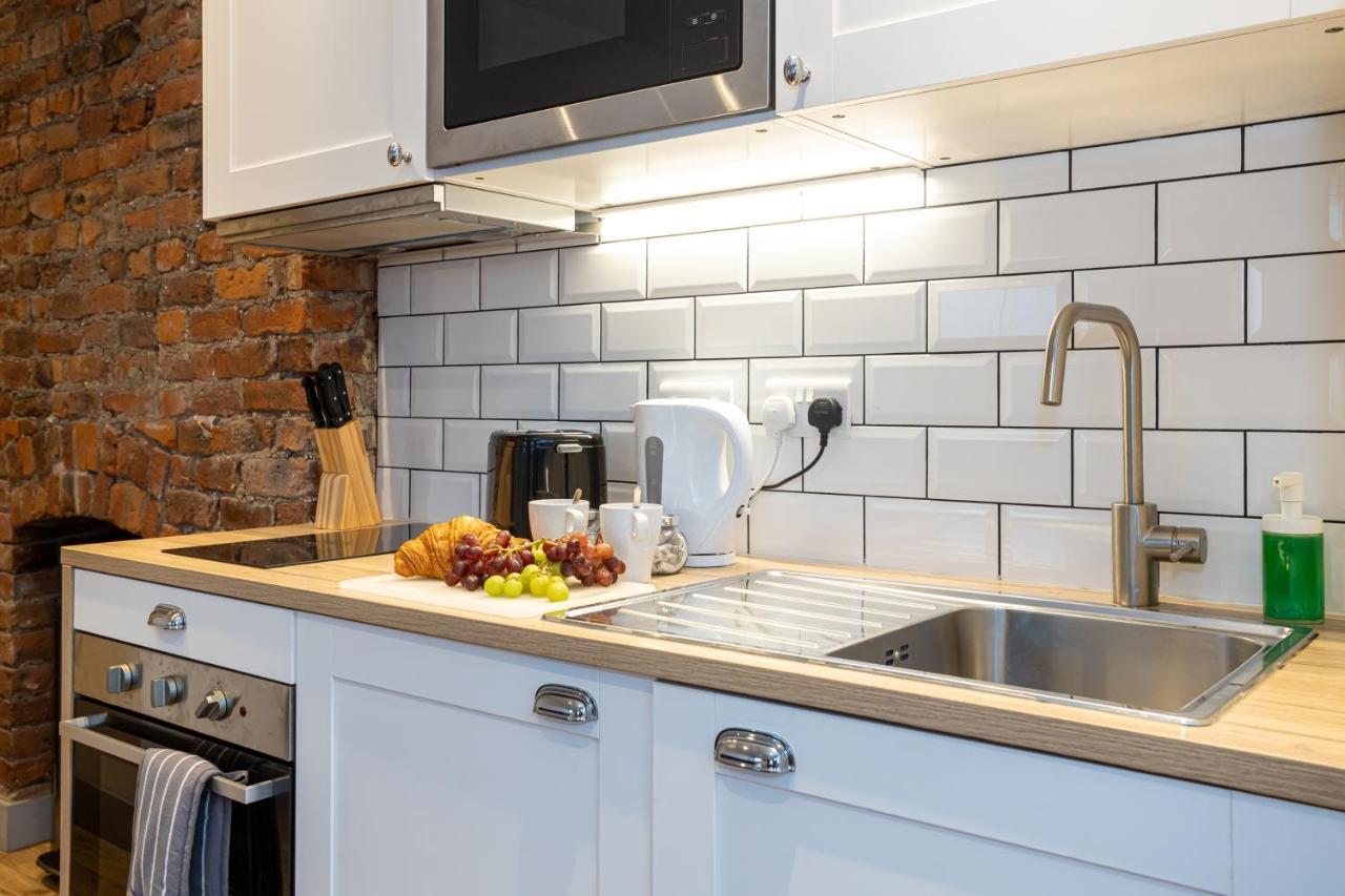 Pillo Rooms Serviced Apartments - Salford マンチェスター エクステリア 写真