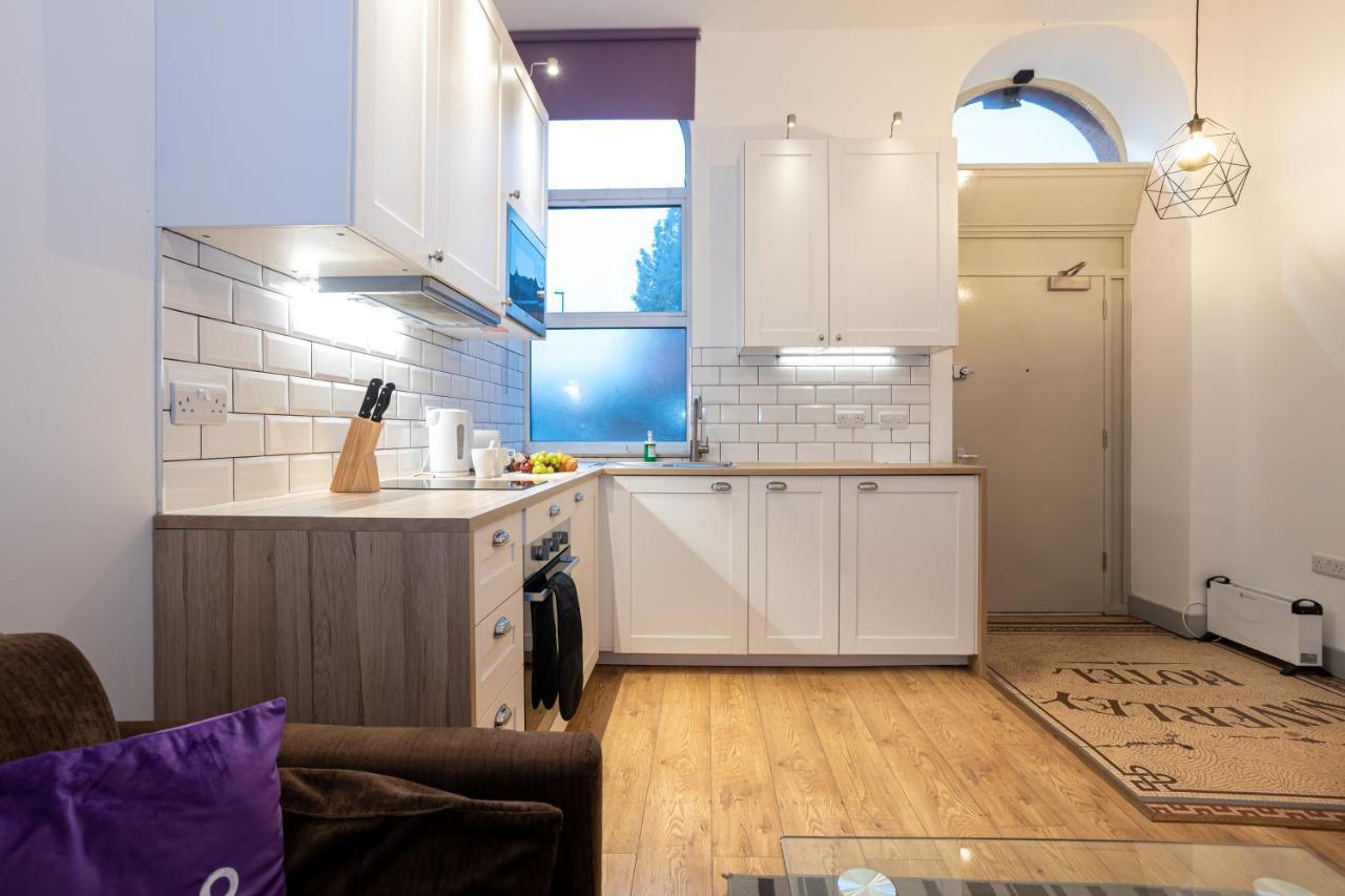 Pillo Rooms Serviced Apartments - Salford マンチェスター エクステリア 写真